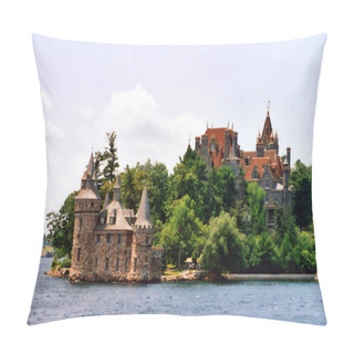 Personality  ALEXANDRIA BAY NEW YORK USA 06 28 2006: Boldt Castle Is A Major Landmark And Tourist Attraction In The Thousand Islands Region Of The U.S. State Of New York  Pillow Covers