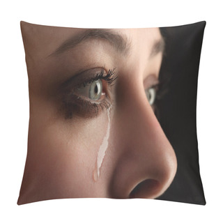 Personality  Beauty Girl Cry On Black Background Pillow Covers