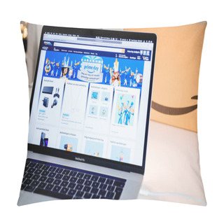 Personality  Amazon Prime Day On Computer Laptop Dutch Version Pillow Covers