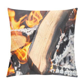 Personality  Selective Focus Of Firewood With Fire Flames In Grill Pillow Covers