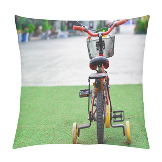 Personality  Bicycle On Green Grass Pillow Covers