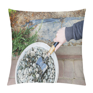 Personality  How To Make A Decoration From Small Pebbles Next To A Path In Th Pillow Covers