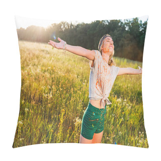 Personality  Happy Girl At Holi Festival Pillow Covers
