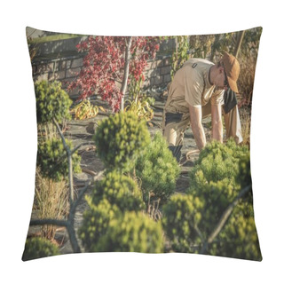 Personality  Backyard Garden Work Pillow Covers