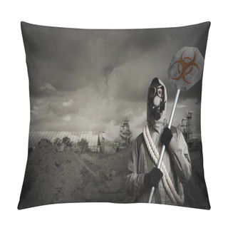 Personality  Stalker In Gas Mask Pillow Covers