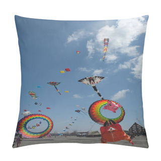 Personality Balloons And Kites On The Sky Background Pillow Covers