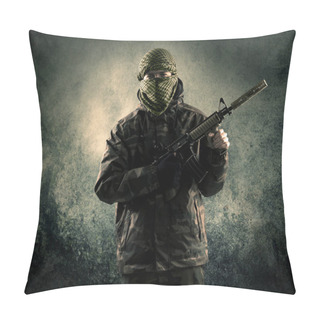 Personality  Portrait Of A Heavily Armed Masked Soldier With Grungy Backgroun Pillow Covers