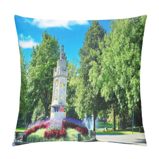 Personality  Breda (Baroniemonument), Netherlands - August 30. 2023: City Park Valkenberg With Nassau Monument By Pierre Cuypers, Colorful Blooming Flowers Pillow Covers