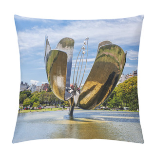 Personality  Floralis Generica Sculpture  Pillow Covers
