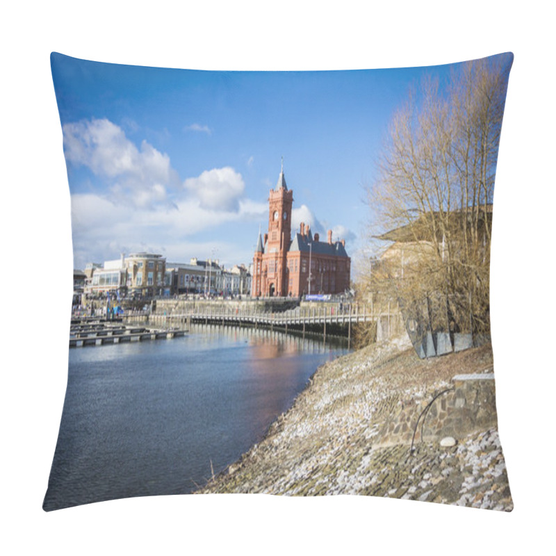Personality  Cardiff Bay Skyline Pillow Covers