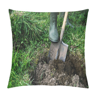 Personality  Man Digs A Hole  Pillow Covers