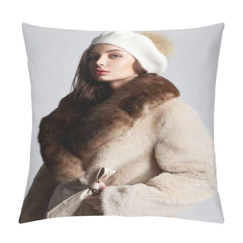 Personality  Beauty Young Woman In Fur And Hat. Beautiful Bruhette Girl In Trendy Winter Fashion Coat With Fur Collar  Pillow Covers