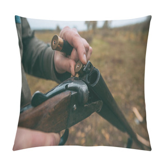 Personality  Hunter Loading Gun With Bullets Pillow Covers