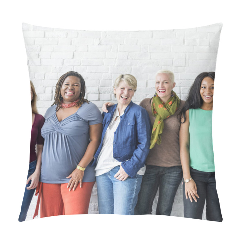 Personality  diversity smiling women pillow covers