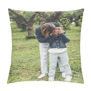 Personality  Mother Closing Eyes To Daughter Pillow Covers