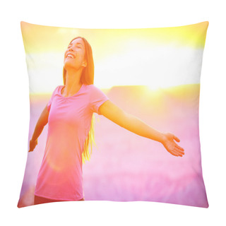 Personality  Happy People - Free Woman Enjoying Nature Sunset Pillow Covers