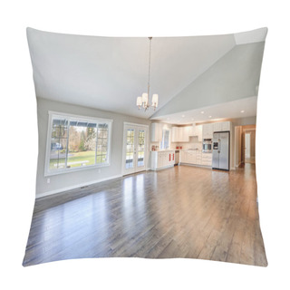 Personality  Spacious Rambler Home Interior With Vaulted Ceiling Pillow Covers