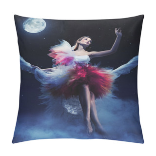 Personality  Lying Woman In Night Scenery Pillow Covers