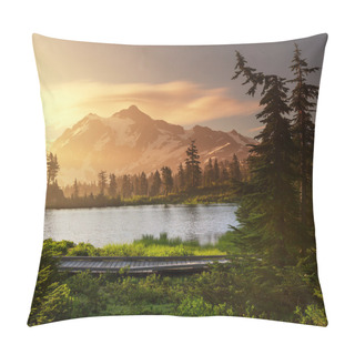 Personality  Picture Lake Pillow Covers
