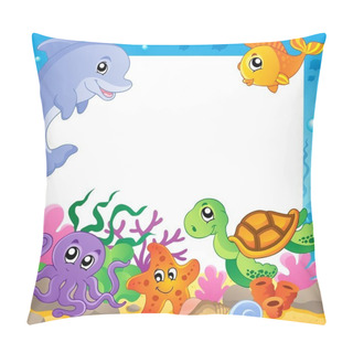 Personality  Frame With Underwater Animals 1 Pillow Covers