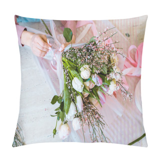 Personality  Top View Of Female Florist Arranging Bouquet With Tulips And Roses On Table Pillow Covers
