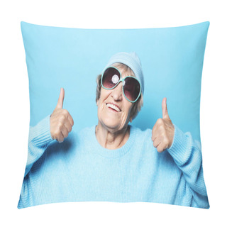 Personality  Lifestyle, Emotion And People Concept: Funny Old Lady Wearing Blue Sweater, Hat And Sunglasses Showing Victory Sign. Pillow Covers