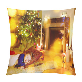 Personality  Girl Sleeping Under Christmas Tree Pillow Covers