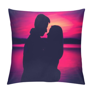Personality  Silhouettes Of Hugging Couple Against The Sunset Sky Pillow Covers