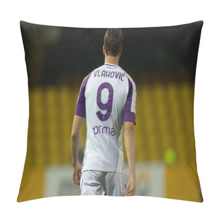 Personality  Benevento, Italy, 13 March 2021.Dusan Vlahovic Player Of Benevento, During The Match Of The Italian Serie A Championship Between Benevento Vs Fiorentina Final Resul 1-4, Played At The Ciro Vigorito Stadium In Benevento. Pillow Covers