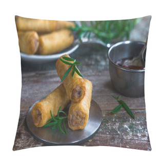 Personality  Duck Spring Rolls Pillow Covers