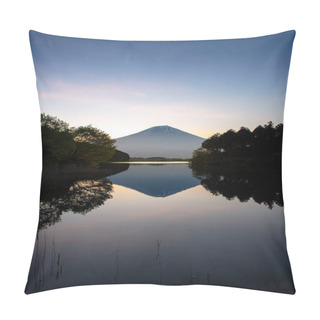 Personality  Reflection Of Mt.Fuji At Tanuki Lake Pillow Covers