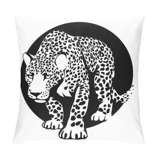 Personality  Black And White Silhouette Of A Leopard In A Black Circle Pillow Covers