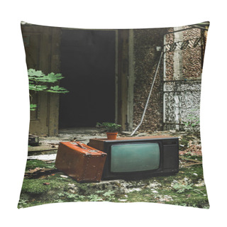 Personality  Retro Tv Near Suitcase On Green Stairs With Mold  Pillow Covers