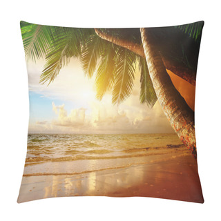 Personality  Sunrise On Caribbean Beach Pillow Covers