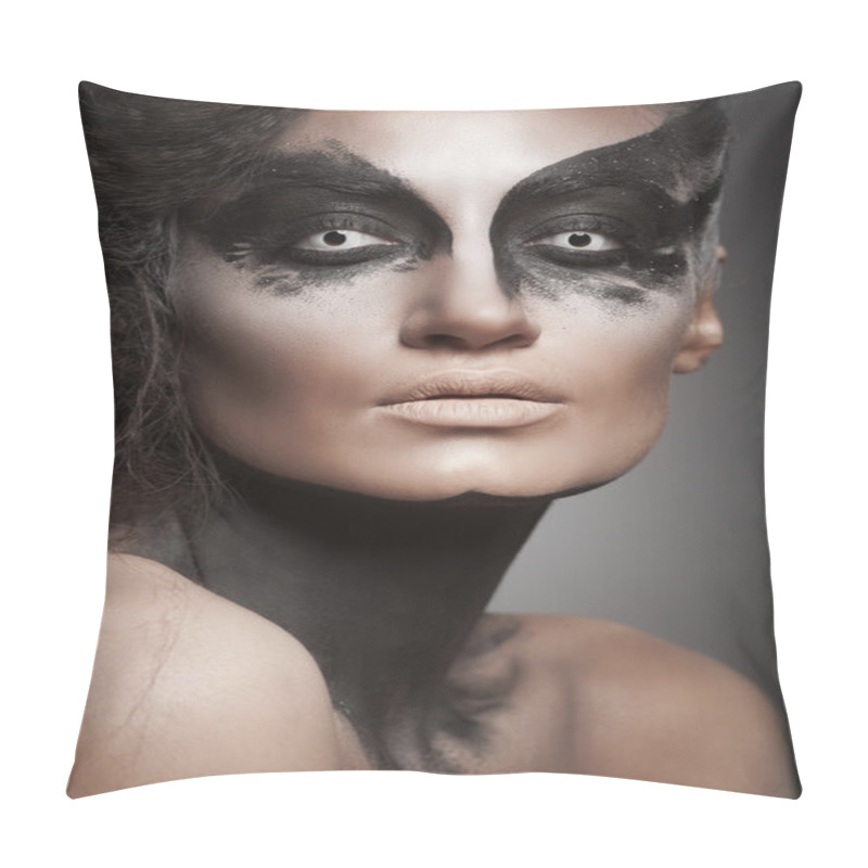 Personality  Fashion crow girl with white eyes pillow covers