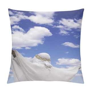 Personality  Arms Stretched Towards Heaven Pillow Covers