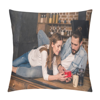 Personality  Man Gives Gift To His Girlfriend Pillow Covers