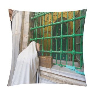 Personality  Tomb Of Abraham Pillow Covers