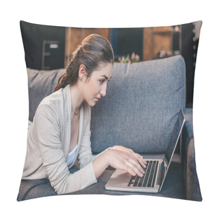 Personality  Woman Typing On Laptop Pillow Covers