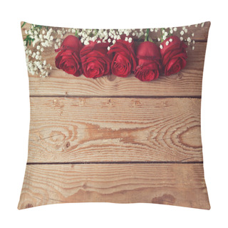 Personality  Valentine's Day Background With Roses Pillow Covers