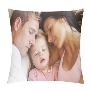 Personality  Family Relaxing In Bed Pillow Covers