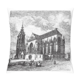 Personality  Saint Martin's Church, Vintage Engraving Pillow Covers