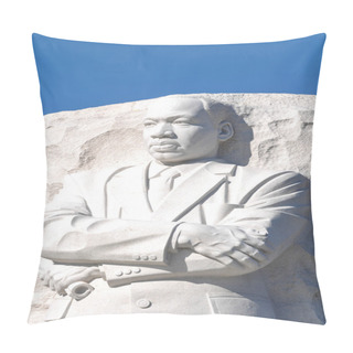Personality  Martin Luther King Statue Pillow Covers