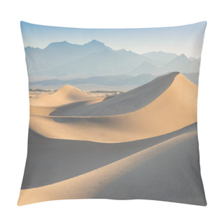 Personality  Early Morning Sunlight Over Sand Dunes And Mountains At Mesquite Flat Dunes, Death Valley National Park, California USA Stovepipe Wells Sand Dunes, Very Nice Structures In Sand Beautiful Background Pillow Covers