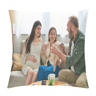 Personality  Cheerful Father Brought His Pregnant Daughter And Her Partner Singlet For Their Baby, Ivf Concept Pillow Covers