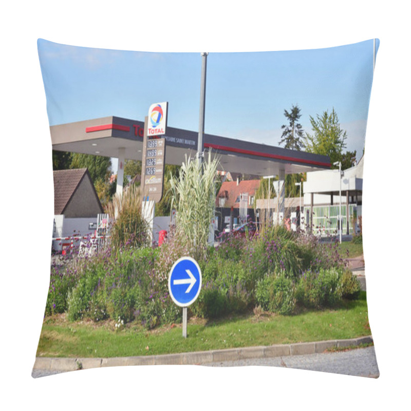 Personality  Verneuil Sur Seine; France - October 16 2016 : Roundabout And Se Pillow Covers