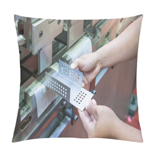 Personality  Worker At Manufacture Workshop Operating Cidan Folding Machine Pillow Covers