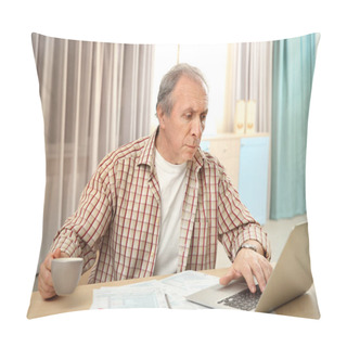 Personality  Man Calculating Taxes Pillow Covers