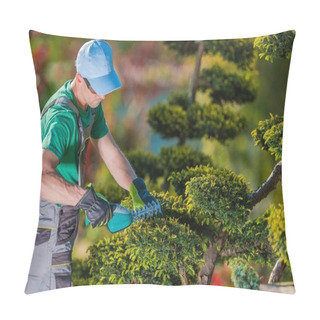 Personality  Topiary Gardener Plant Shaper Pillow Covers