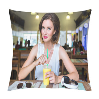 Personality  Beautiful Woman Posing At Cafe Pillow Covers